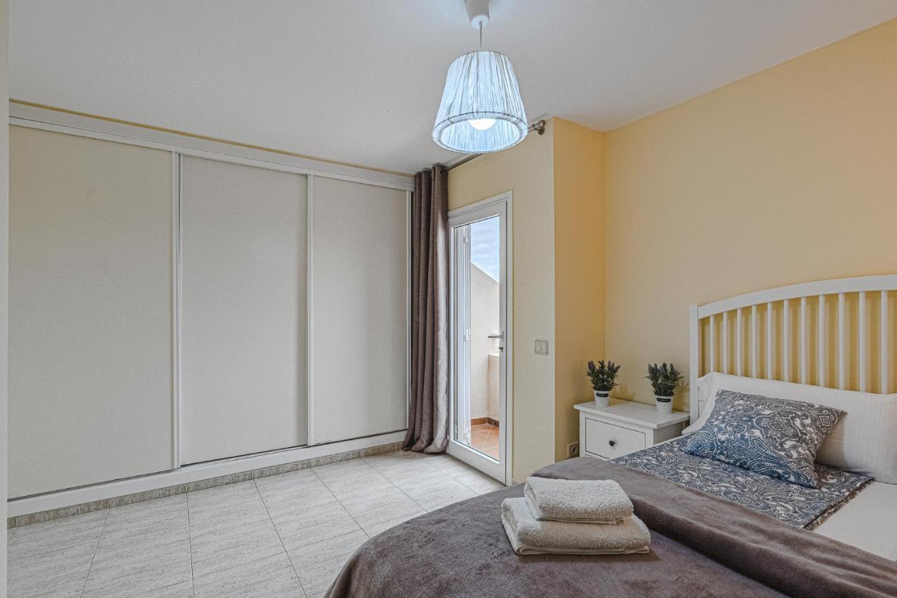 Yellow 3 Bedroom Large Apartment For 10 Guests Costa Adeje  Luaran gambar
