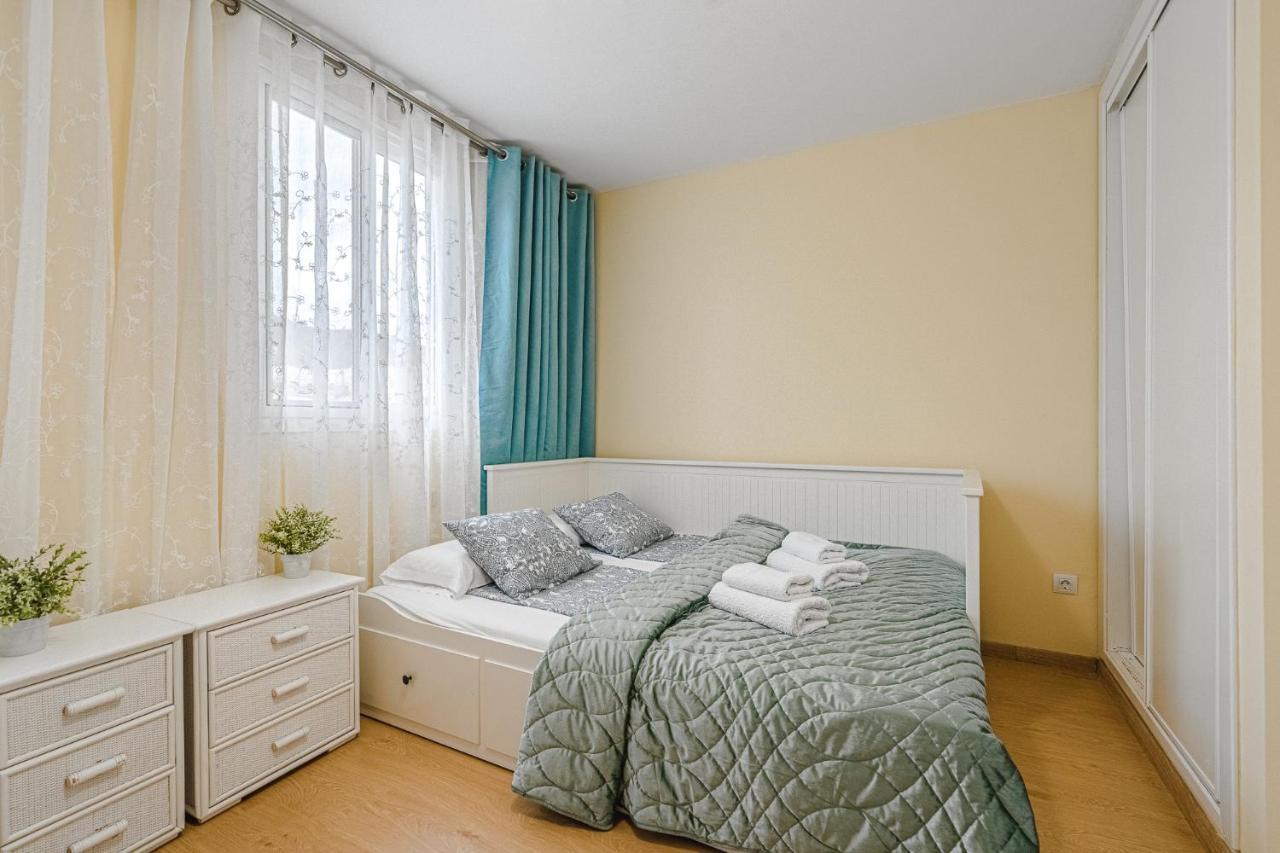 Yellow 3 Bedroom Large Apartment For 10 Guests Costa Adeje  Luaran gambar