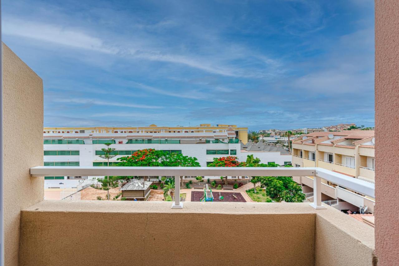 Yellow 3 Bedroom Large Apartment For 10 Guests Costa Adeje  Luaran gambar