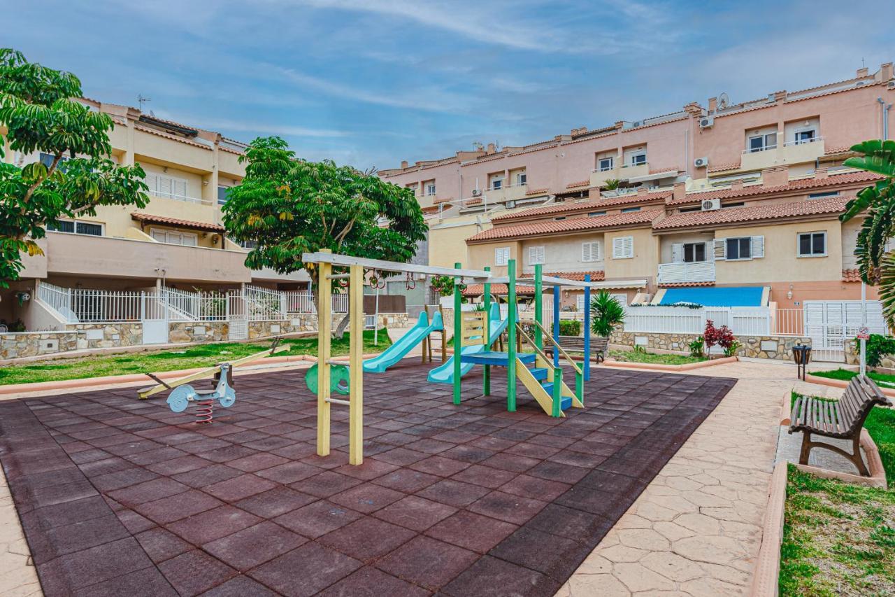 Yellow 3 Bedroom Large Apartment For 10 Guests Costa Adeje  Luaran gambar